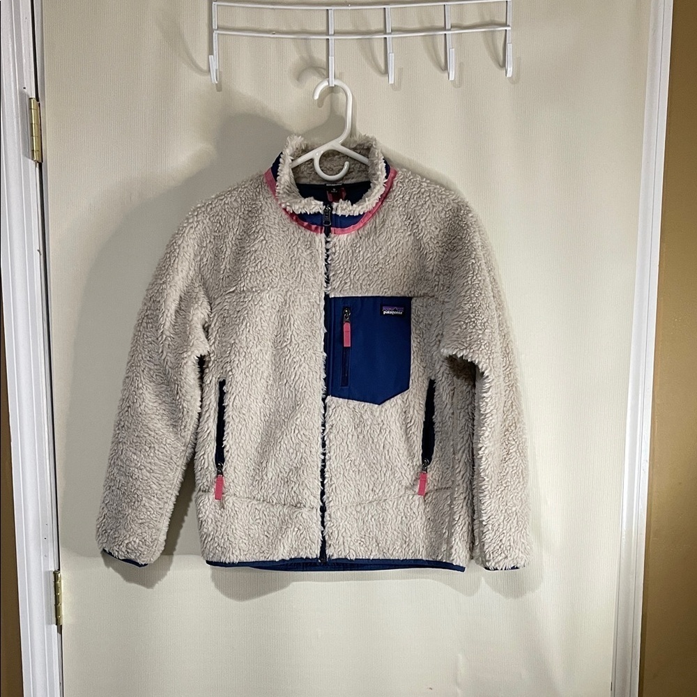 NWOT Patagonia Cream Fleece Zip Up Jacket with Blue and Pink Details Size XL/ 14